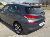 Usado Hyundai i30 116 CV (85 kW) 2019 Gris Berlina