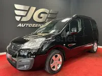 Usado Peugeot Partner Tepee Style 120 CV (88 kW) 2016 Negro Monovolumen