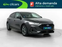 Usado Ford Focus ST-Line 125 CV (91 kW) 2023 Gris / plata Berlina