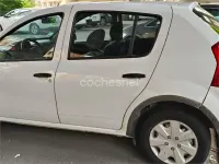 Usado Dacia Sandero Base 75 CV (55 kW) 2012 Blanco Berlina