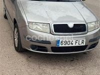 Usado Skoda Fabia 70 CV (51 kW) 2007 Gris / plata Berlina
