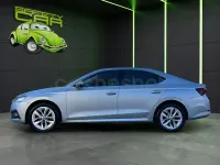 Usado Skoda Octavia Selection 150 CV (110 kW) 2023 Gris / plata Berlina