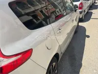 Usado Renault Scénic III Bose Edition 130 CV (95 kW) 2015 Gris / plata Monovolumen