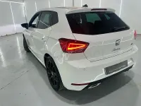 Usado Seat Ibiza FR 150 CV (110 kW) 2022 Blanco Utilitario