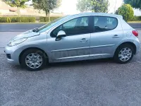 Usado Peugeot 207 68 CV (50 kW) 2014 Gris / plata Descapotable