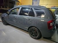 Usado Kia Carens 115 CV (84 kW) 2008 Gris / plata Monovolumen