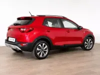 Usado Kia Stonic 101 CV (74 kW) 2021 Burdeos SUV