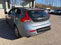 Usado Volvo V40 R-Design Momentum 120 CV (88 kW) 2018 Gris / plata Berlina