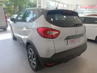Usado Renault Captur Intens 90 CV (66 kW) 2014 Gris / plata SUV