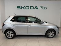 Usado Skoda Fabia Ambition 95 CV (69 kW) 2021 Gris / plata Berlina
