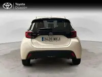 Usado Toyota Yaris Active 116 CV (85 kW) 2024 Blanco Utilitario