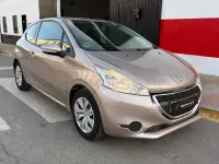 Usado Peugeot 208 Access 82 CV (60 kW) 2016 Rosa Utilitario