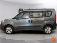 Usado Fiat Doblò Easy 105 CV (77 kW) 2016 Marrón Monovolumen