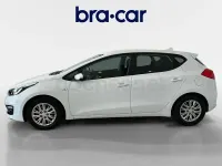 Usado Kia Ceed GT 90 HP (66 kW) 2017 Branco Sedan