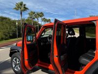 Usado Jeep Wrangler Unlimited Sahara 270 CV (198 kW) 2019 Naranja SUV