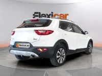 Usado Kia Stonic 101 CV (74 kW) 2021 Blanco SUV