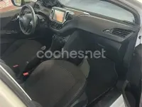 Usado Peugeot 208 Active 82 CV (60 kW) 2019 Blanco Utilitario