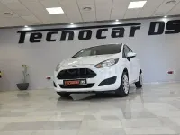Usado Ford Fiesta Trend 75 CV (55 kW) 2016 Blanco Utilitario