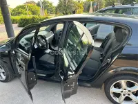 Usado Opel Astra Cosmo 120 CV (88 kW) 2007 Negro Berlina