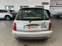 Usado Nissan Micra Visia 65 CV (47 kW) 2003 Gris / plata Utilitario