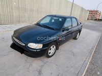 Usado Ford Escort Ghia 105 CV (77 kW) 1995 Verde Berlina