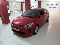 Usado Kia Rio 84 CV (61 kW) 2021 Rojo