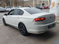 Usado VW Passat Advance 120 CV (88 kW) 2015 Blanco Berlina
