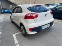 Käytetty Kia Rio 84 HP (61 kW) 2016 Valkoinen Viistoperä