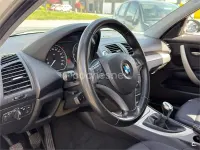 Usado BMW 118 Sport Line 143 CV (105 kW) 2011 Blanco Utilitario