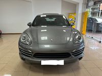 Usado Porsche Cayenne 240 CV (176 kW) 2011 Gris / plata SUV