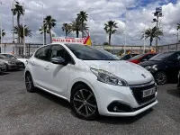 Usado Peugeot 208 Active 100 CV (73 kW) 2016 Blanco Utilitario