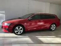 Usado Opel Insignia GS Line 122 CV (89 kW) 2021 Rojo Familiar