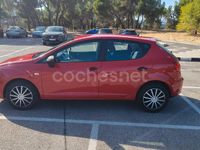 Usado Seat Ibiza Reference 90 CV (66 kW) 2013 Rojo Berlina