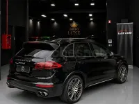 Usado Porsche Cayenne S E-Hybrid Platinum Edition 416 CV (305 kW) 2017 Negro SUV