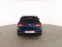 Usado Seat Leon Style 110 CV (80 kW) 2016 Azul Familiar