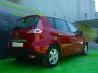 Usado Renault Scénic Dynamique 130 CV (95 kW) 2009 Rojo