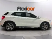 Usado Mercedes GLA180 122 CV (89 kW) 2018 Blanco SUV