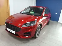 Usado Ford Kuga ST-Line 225 CV (165 kW) 2022 Rojo SUV