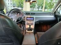 Usado VW Passat Highline 160 CV (117 kW) 2010 Gris / plata Familiar