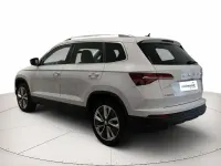 Usado Skoda Karoq Selection 150 CV (110 kW) 2024 Blanco SUV