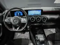 Usado Mercedes A180 116 CV (85 kW) 2019 Gris Utilitario