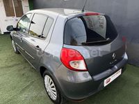 Usado Renault Clio II Business 70 CV (51 kW) 2009 Gris / plata Berlina