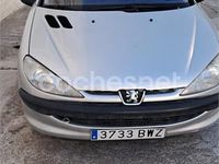 Usado Peugeot 206 70 CV (51 kW) 2002 Gris / plata Berlina