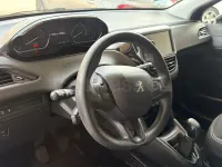 Usado Peugeot 208 Style 82 CV (60 kW) 2018 Negro Utilitario