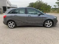 Usado Mercedes B180 109 CV (80 kW) 2013 Marrón Monovolumen