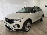 Usado VW T-Roc Life 110 CV (80 kW) 2023 Gris / plata SUV