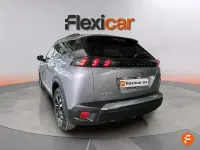Usado Peugeot 2008 Allure 130 CV (95 kW) 2023 Gris SUV