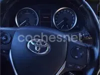 Usado Toyota Auris Live 124 CV (91 kW) 2014 Gris / plata Familiar