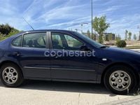 Usado Seat Toledo 110 CV (80 kW) 2001 Azul Berlina