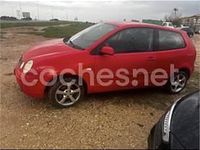 Usado VW Polo Trendline 75 CV (55 kW) 2003 Rojo Berlina